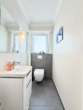Gäste WC - Mehr Zuhause als Wohnung – stilvolle Maisonette mit Hausgefühl