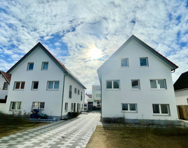 Attraktives Neubau-Ensemble: Investieren Sie in 4 Doppelhaushälften und eine exklusive Villa, 63150 Heusenstamm, Mehrfamilienhaus