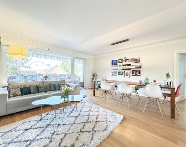 Wie neu! Sofort zuhause – Hochwertige Maisonette für Menschen mit Anspruch, 65824 Schwalbach, Maisonettewohnung