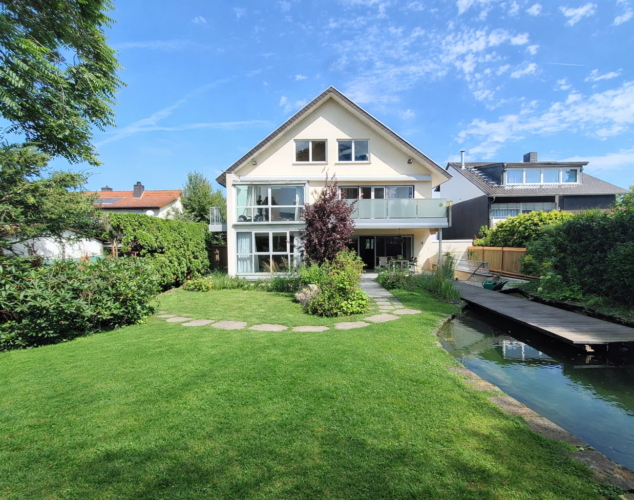 Einfamilienhaus-Gefühl mit Garten – Mieteinnahmen inklusive | Neu-Isenburg-Buchenbusch, 63263 Neu-Isenburg, Mehrfamilienhaus