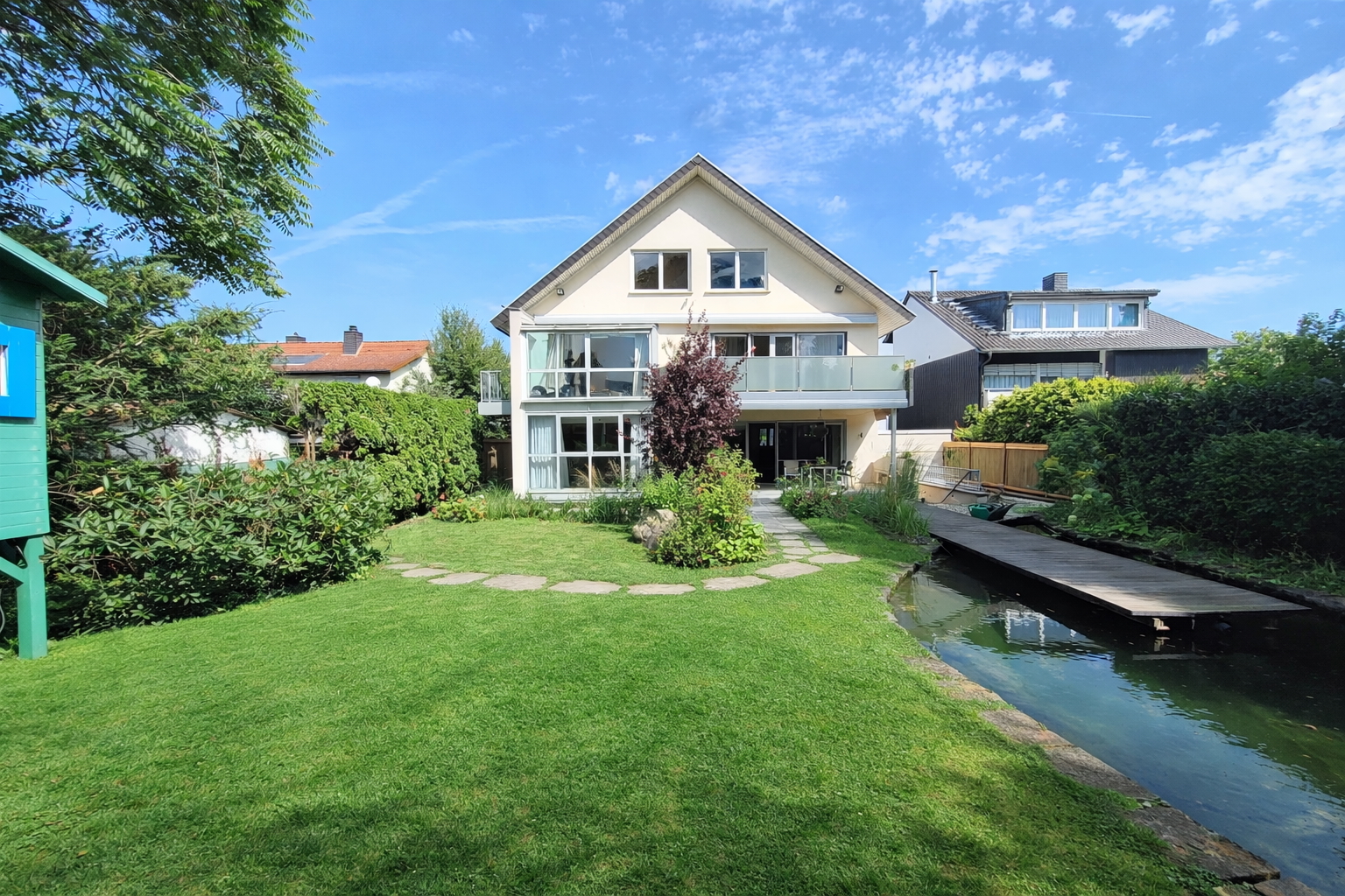 Hausansicht vom Garten