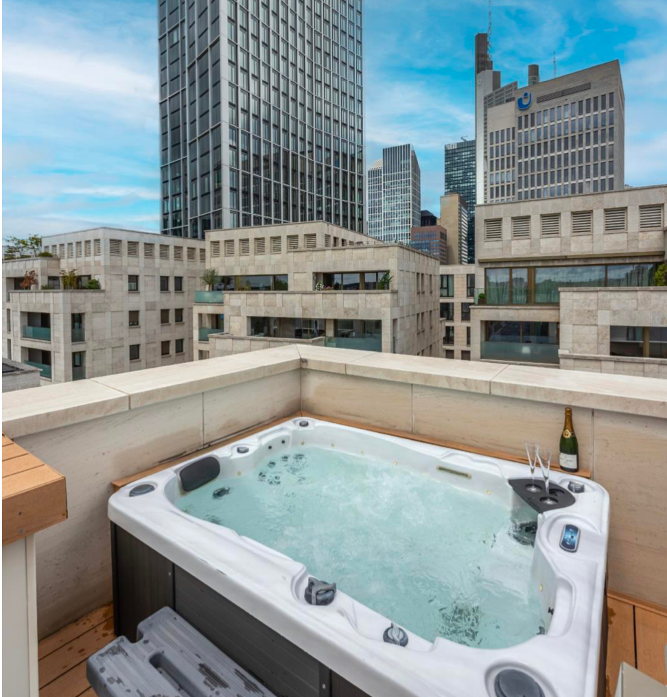 Whirlpool mit Skyline Blick