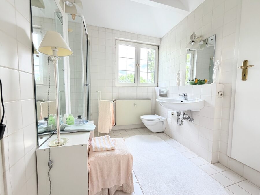 Badezimmer im DG