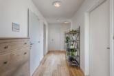 Viel Platz im Entree - 🧑‍💼🏡 Stilvolles Wohnen trifft Arbeiten in den eigenen vier Wänden